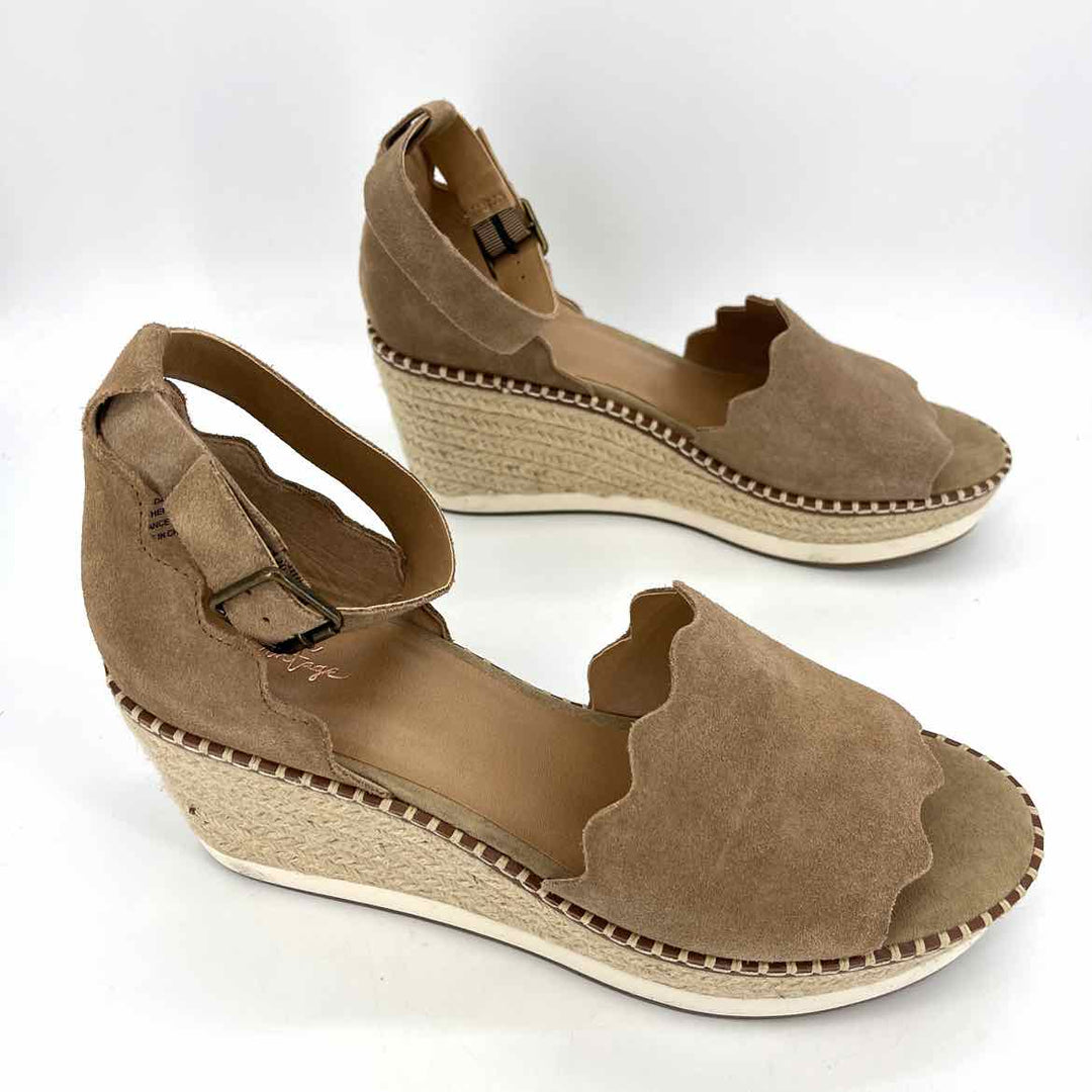Shoe Size 11 CROWN VINTAGE Tan Leather Wedge