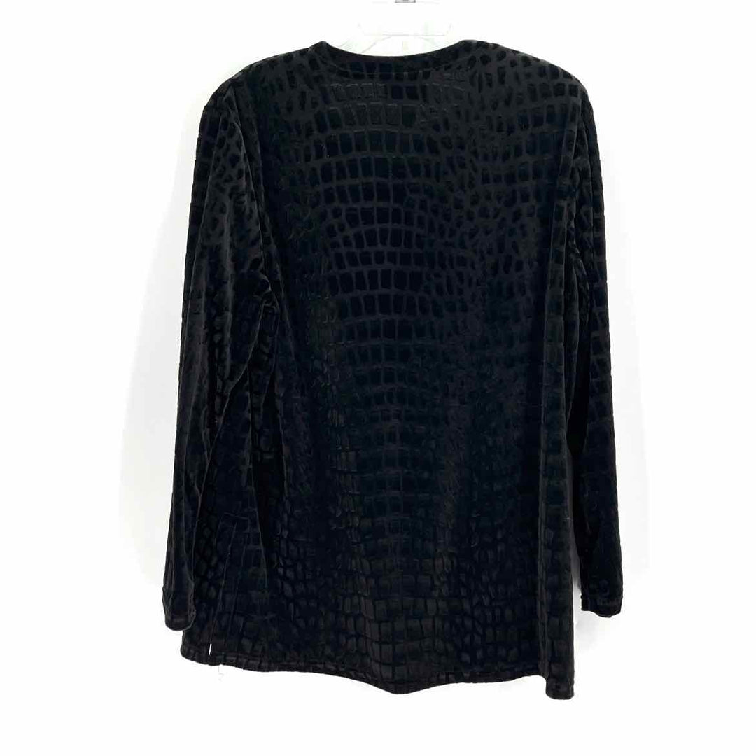 Size 2X Black Shirt