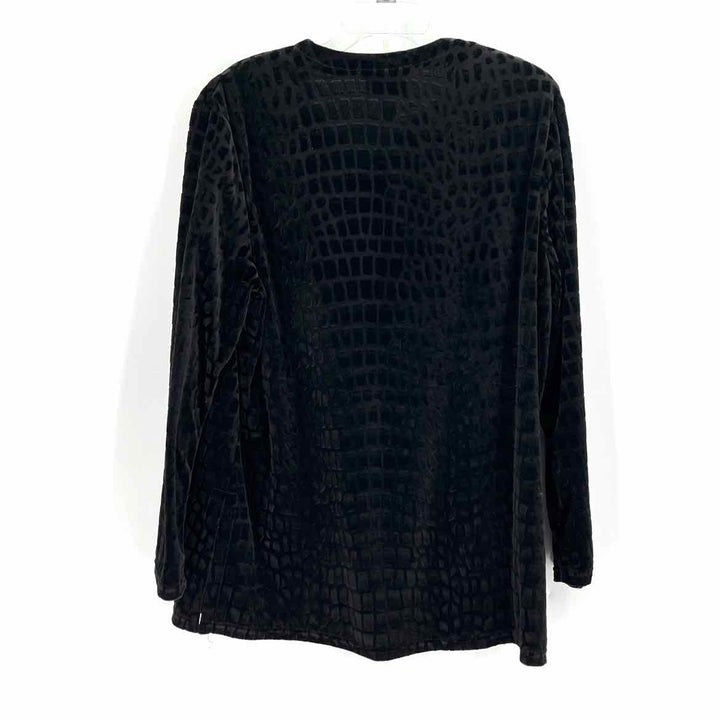 Size 2X Black Shirt