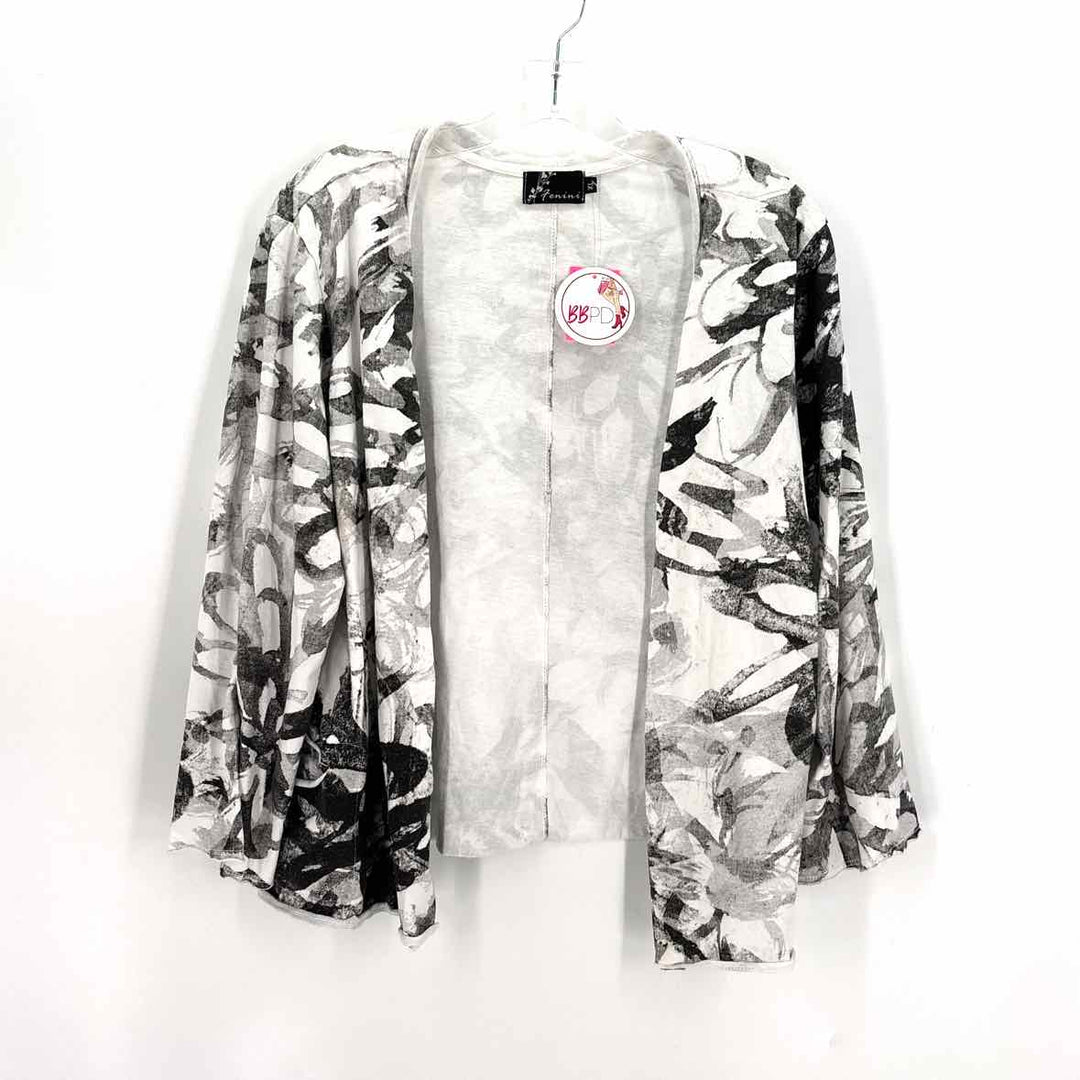 Size XL Black/White Sweater