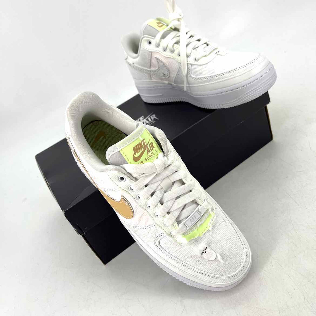 Shoe Size 6.5 Nike White Sneakers
