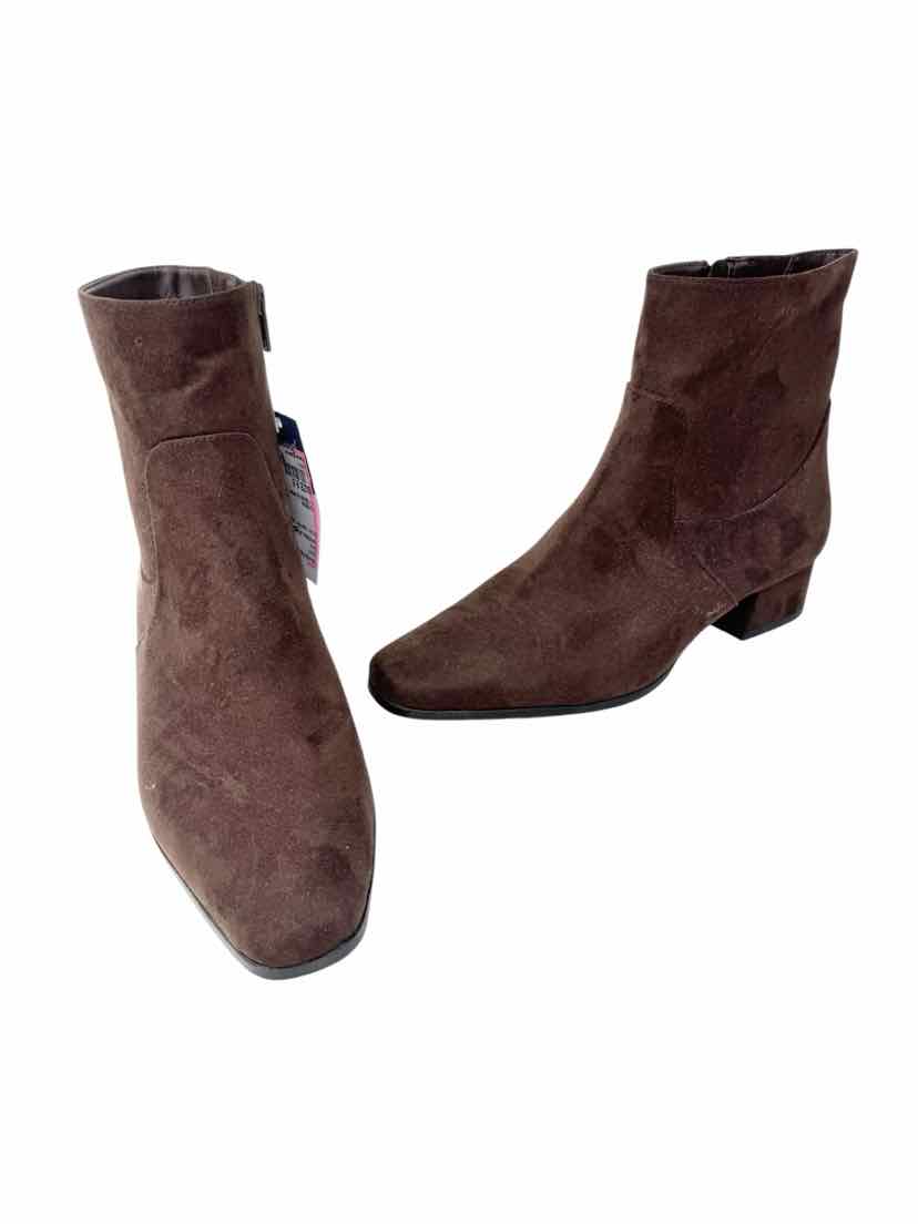 Shoe Size 9.5 UNIVERSAL STANDARD Brown Boots