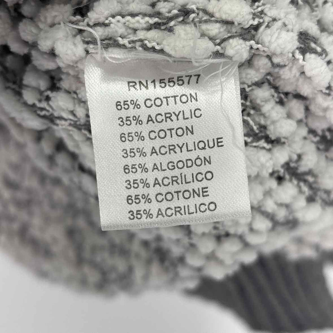Size M/L AMERICAN THREADS White Sweater