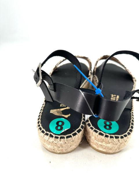 Shoe Size 8 Black Print Sandals