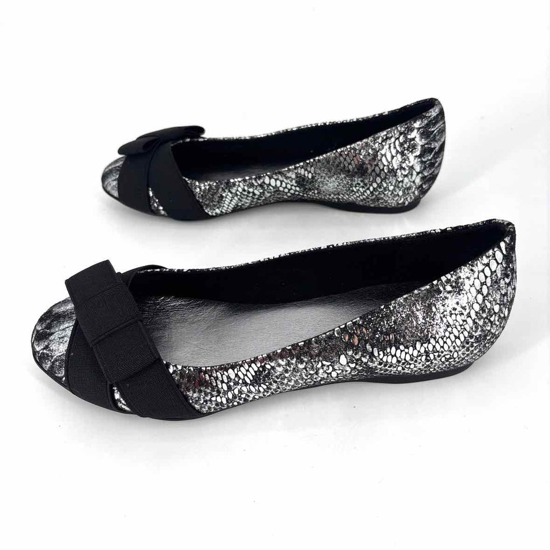 Shoe Size 7.5 CHINESE LAUNDRY Silver Flats