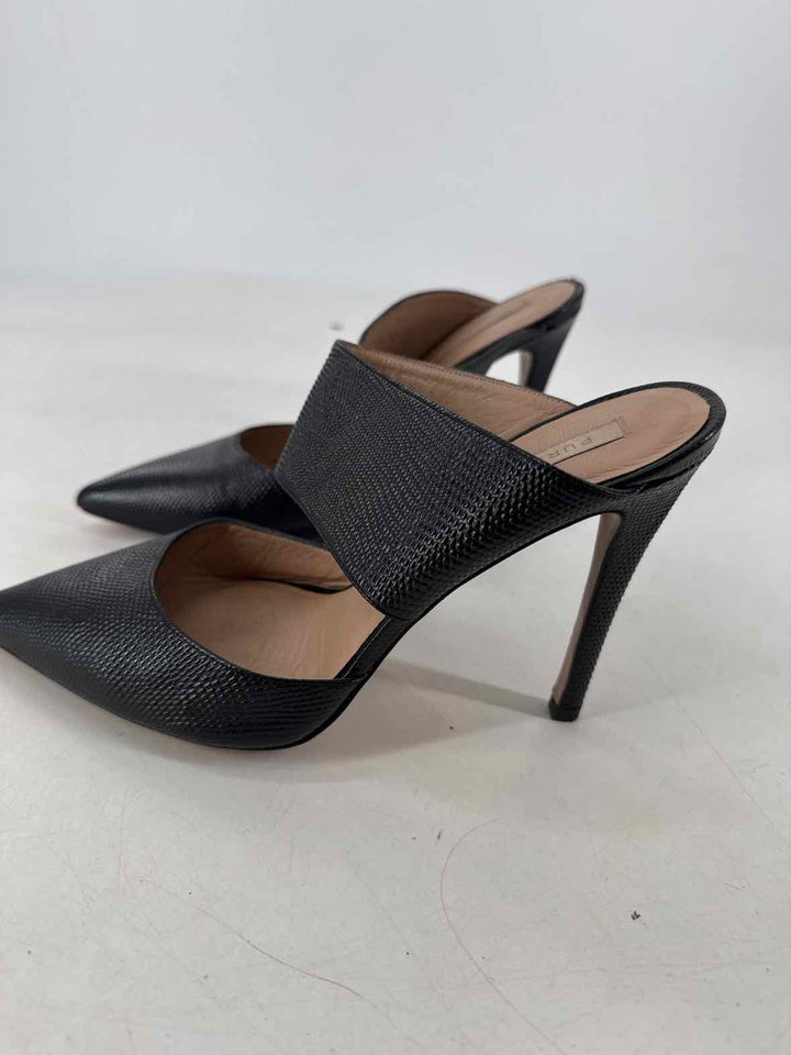 Shoe Size 38 Black Leather Pumps