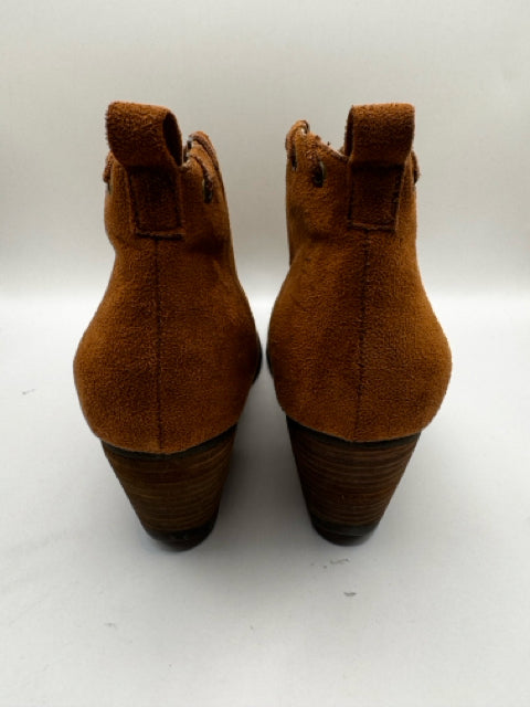 Shoe Size 8.5 Tan Boots