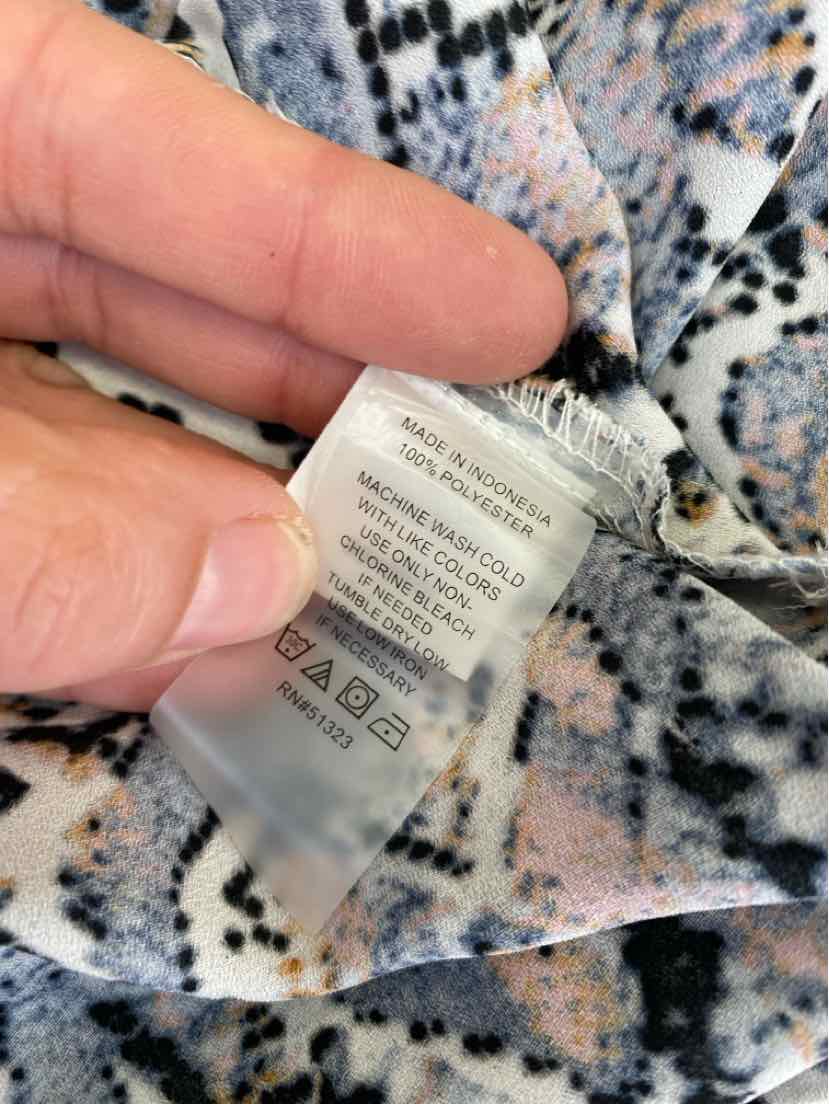 Size XL Vince Camuto Blue Print Shirt