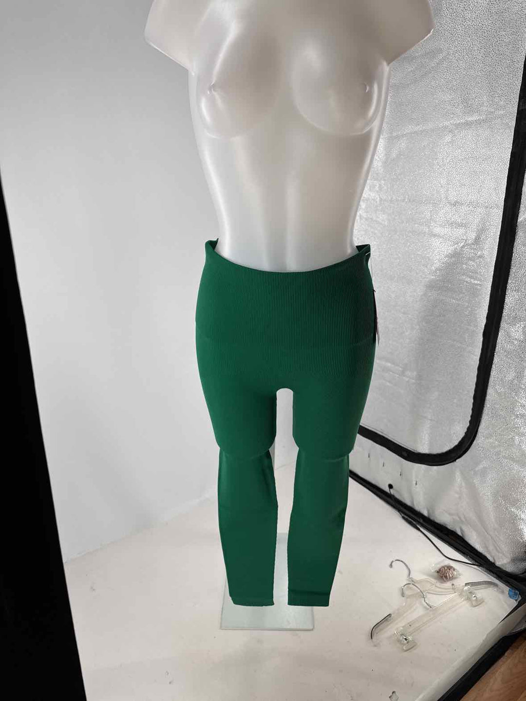 Size 1X FENTY Green Pants
