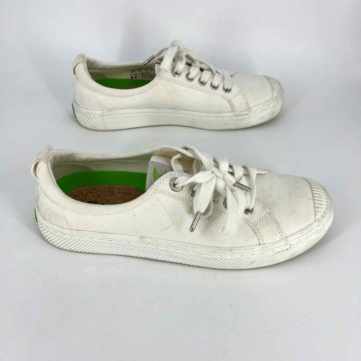 Shoe Size 8 CARIUMA Ivory Canvas Sneakers