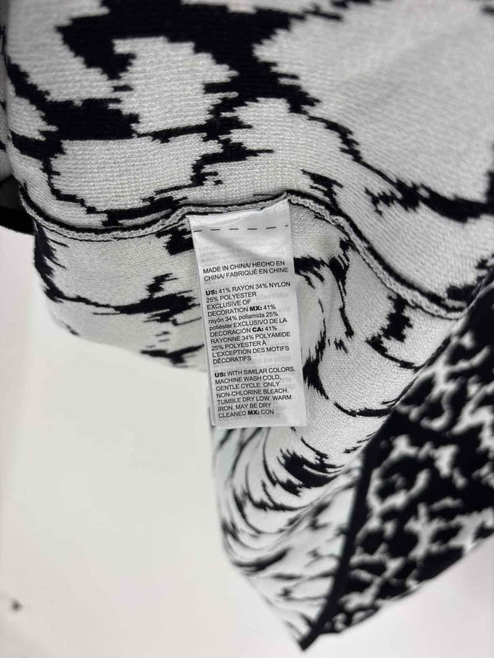 Size M Chico's Black/White Sweater
