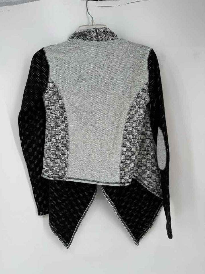 Size XS SATURDAY SUNDAY Black/White Sweater