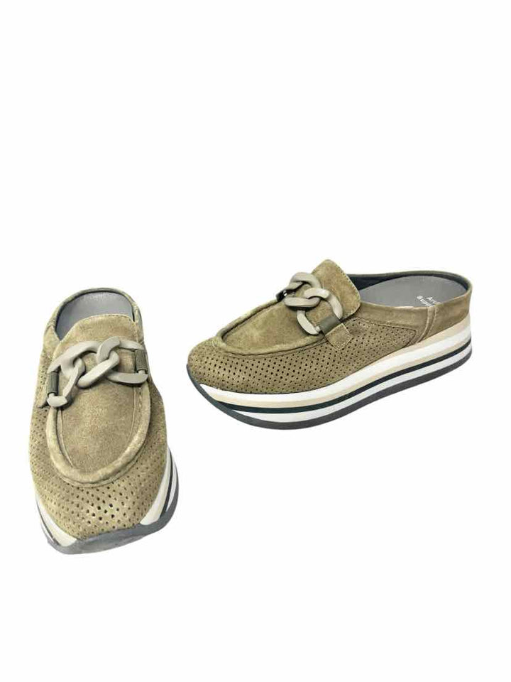 Shoe Size 38.5 SOFT WAVES Green Mules