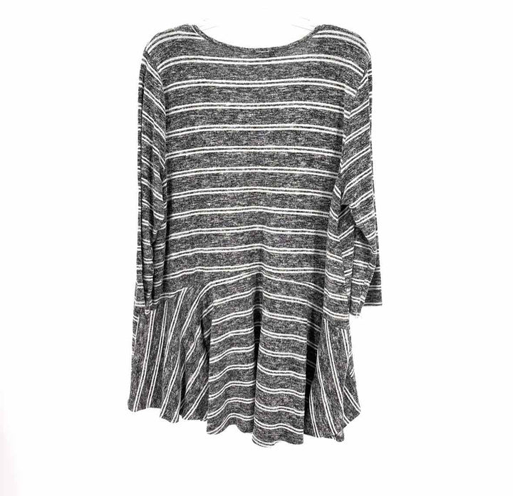 Size 3X Black Shirt