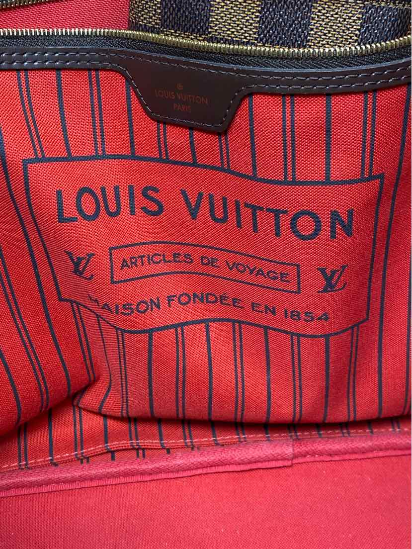 Louis Vuitton Luxury - Purse