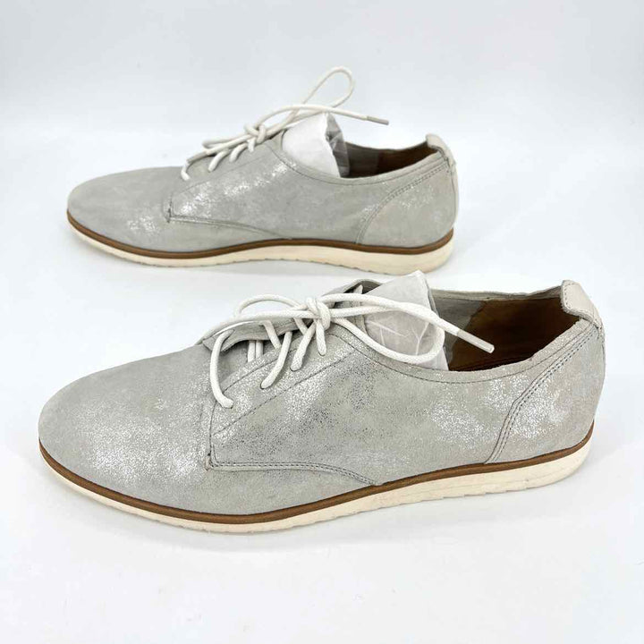 Shoe Size 10 Silver Suede Flats