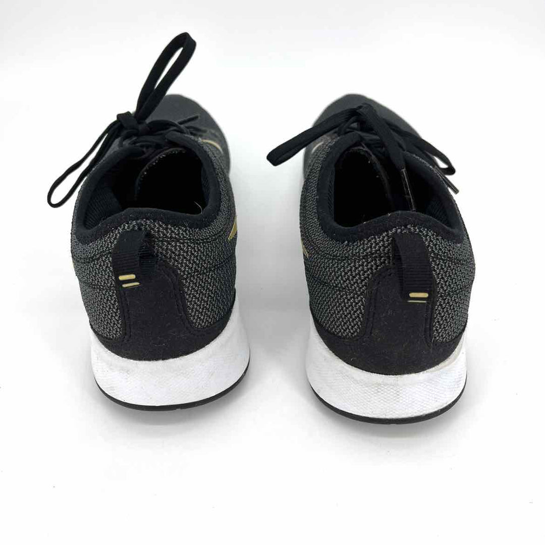 Shoe Size 8.5 Nike Black Knit Sneakers