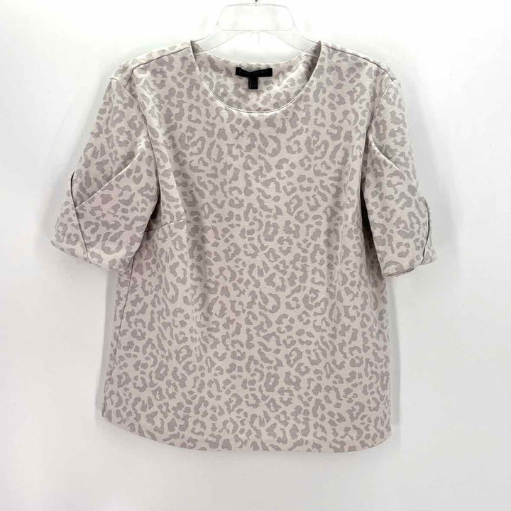 Size M Banana Republic gray print Shirt