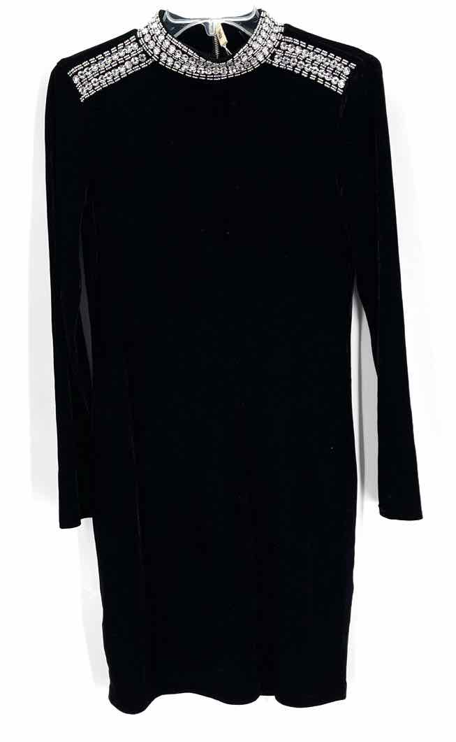 Size M TAHARI Black Velvet Beaded Dress