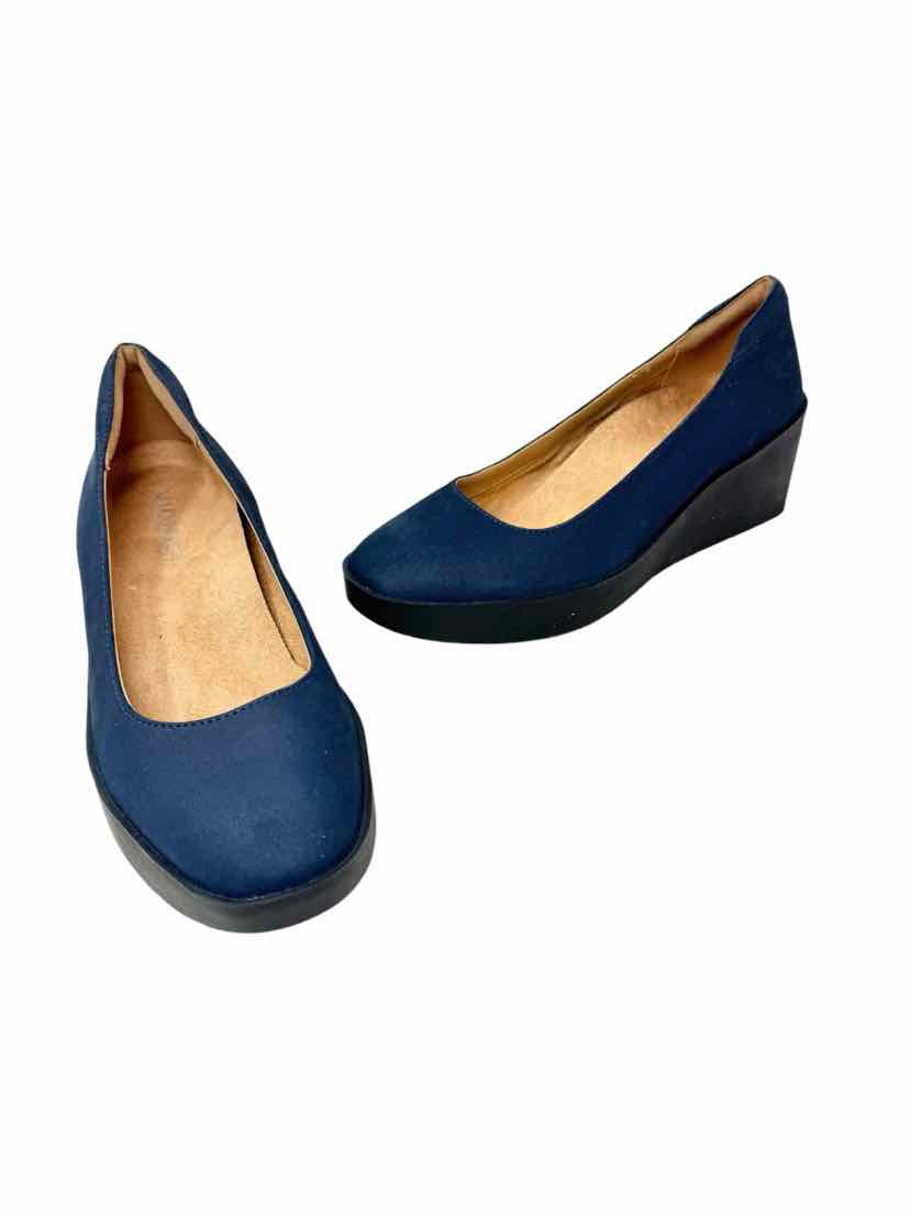 Shoe Size 7 VIONIC Navy Suede Pumps