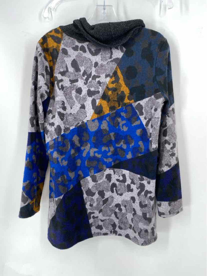 Size M Multi-Color Sweater