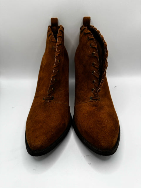 Shoe Size 8.5 Tan Boots