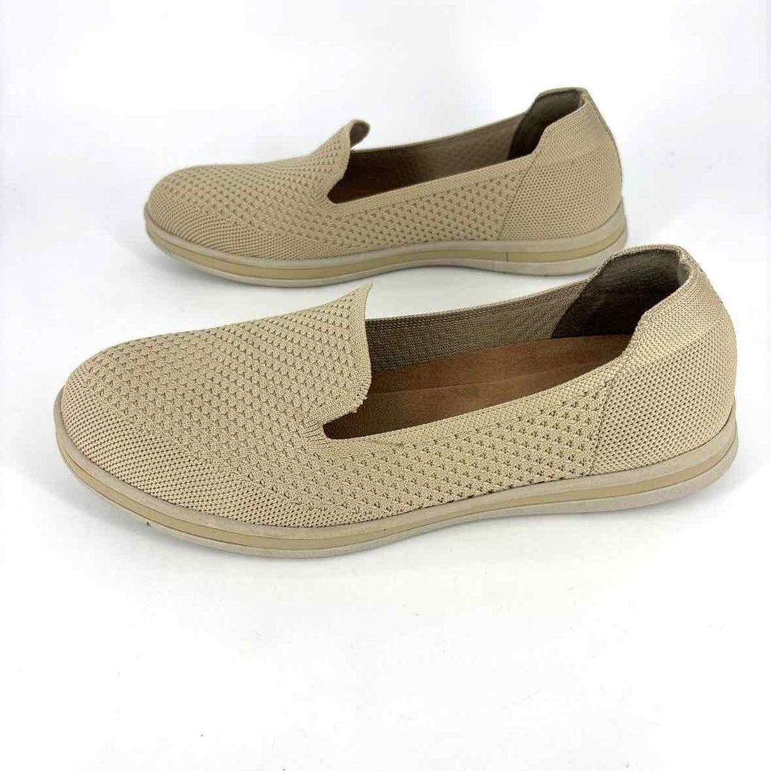 Shoe Size 9 EARTH ORIGINS Tan Flats