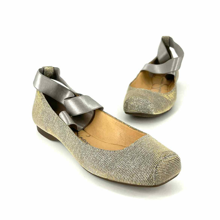 Shoe Size 8.5 Jessica Simpson Gold Flats