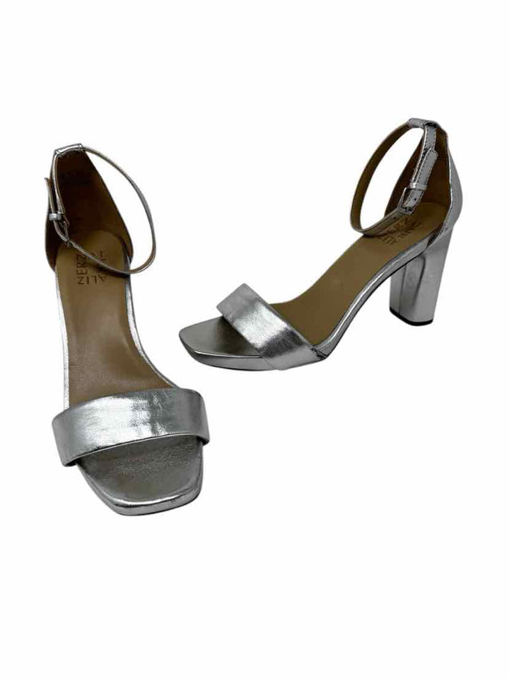 Shoe Size 9.5 Naturalizer Silver Leather Sandals