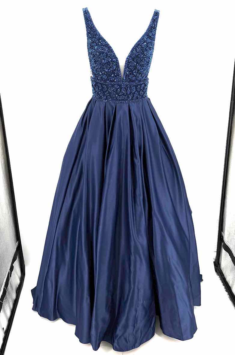Size 00 Navy PROM