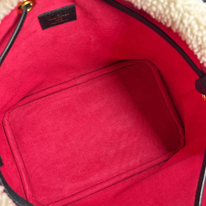 Louis Vuitton Luxury - Purse