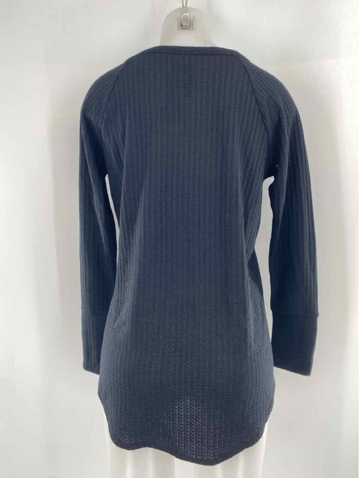 Size M Black Knit Shirt