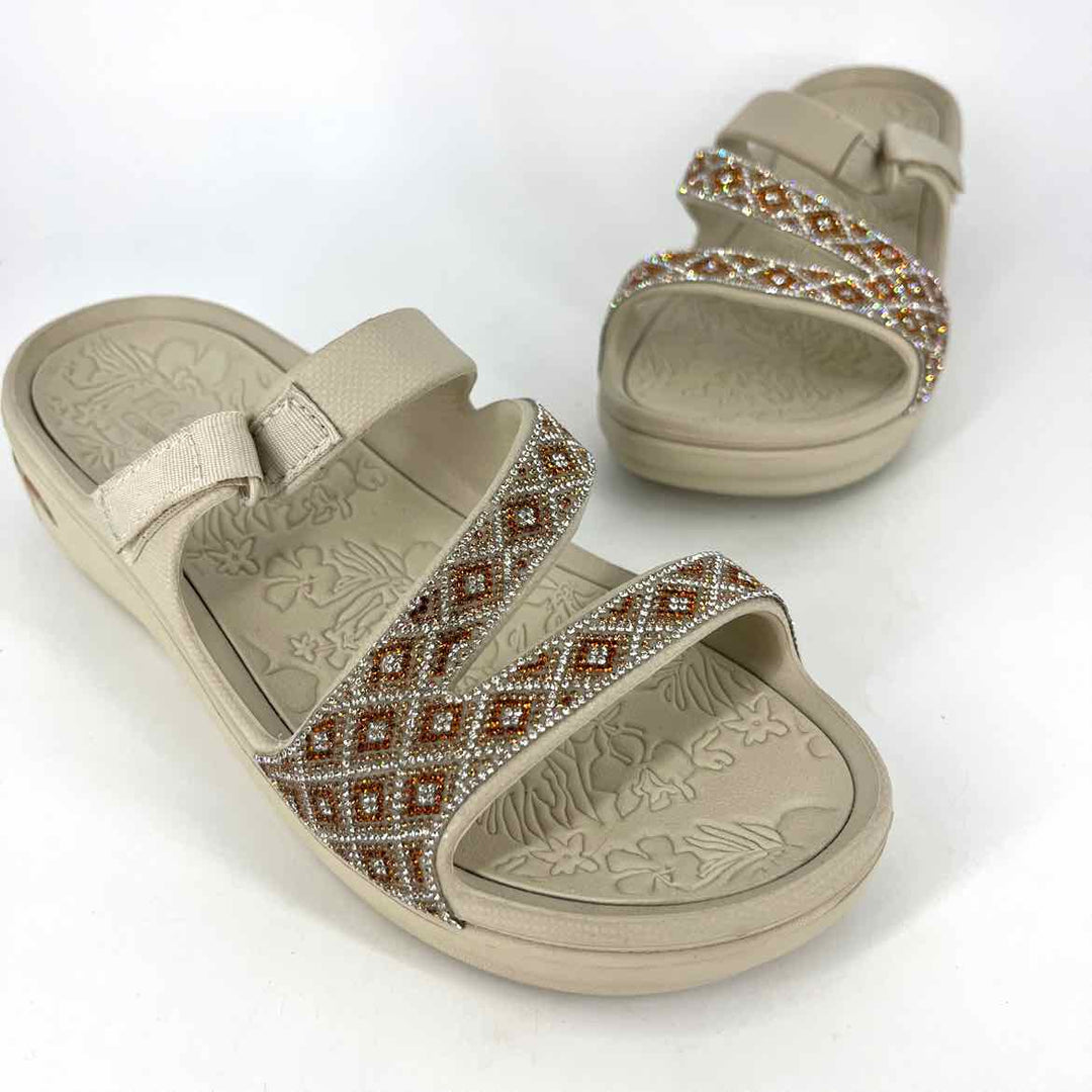 Shoe Size 8 Sketchers Beige Sandals