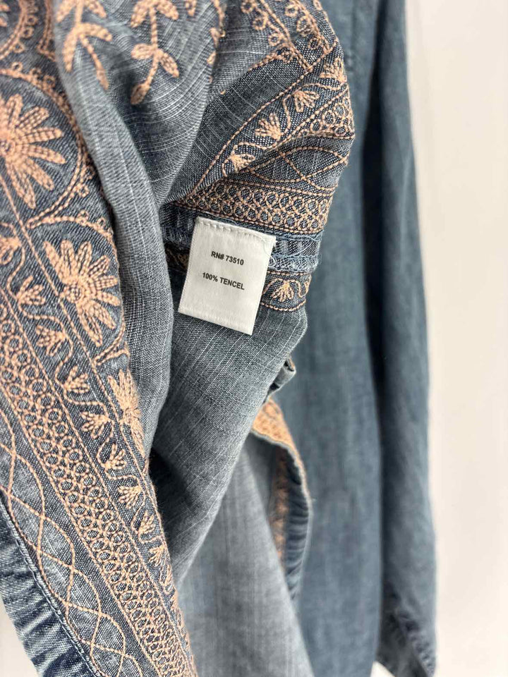 Size M IVY JANE Denim Shirt