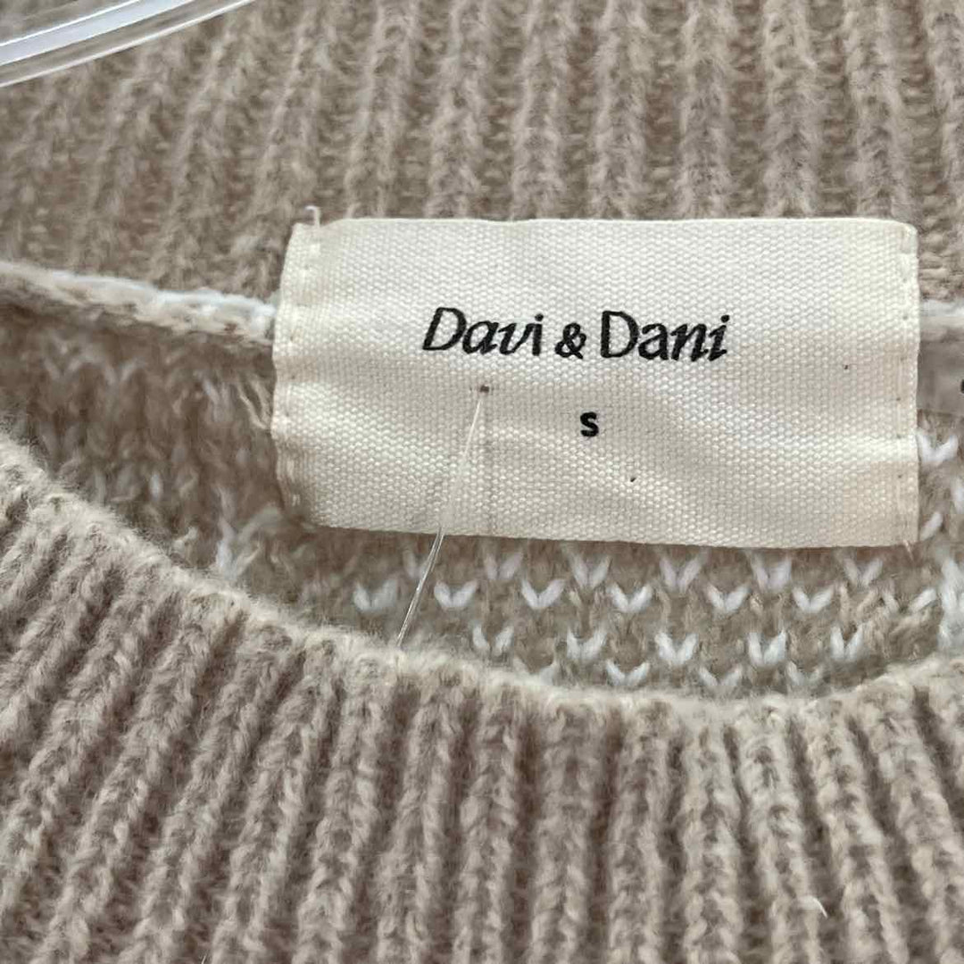 Size S DAVI & DANI Tan Sweater
