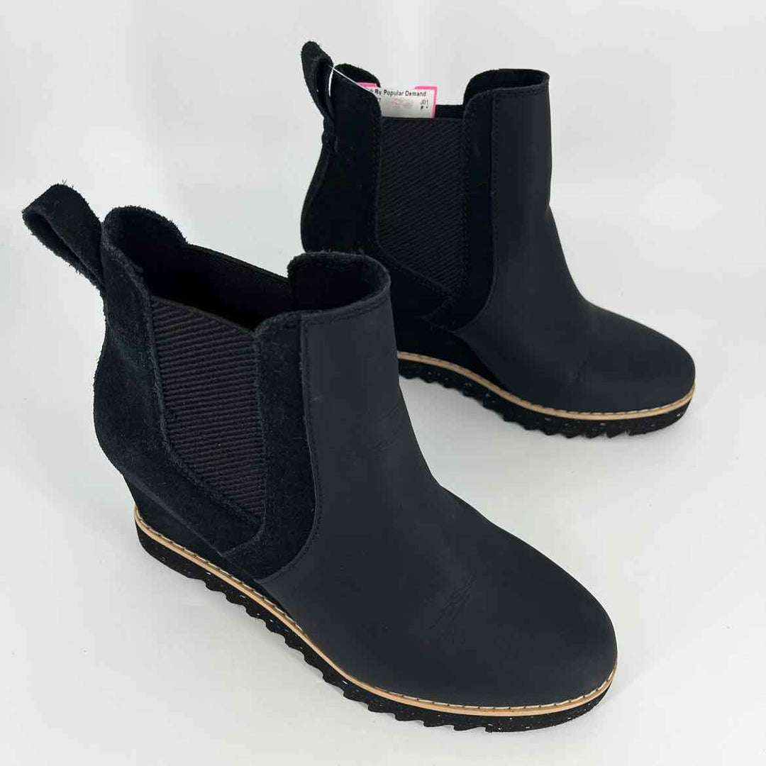 Shoe Size 6.5 Toms Black Suede Boots