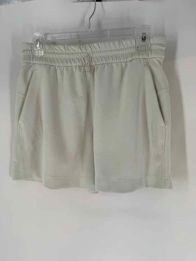 Size 6 Lululemon Ivory Shorts