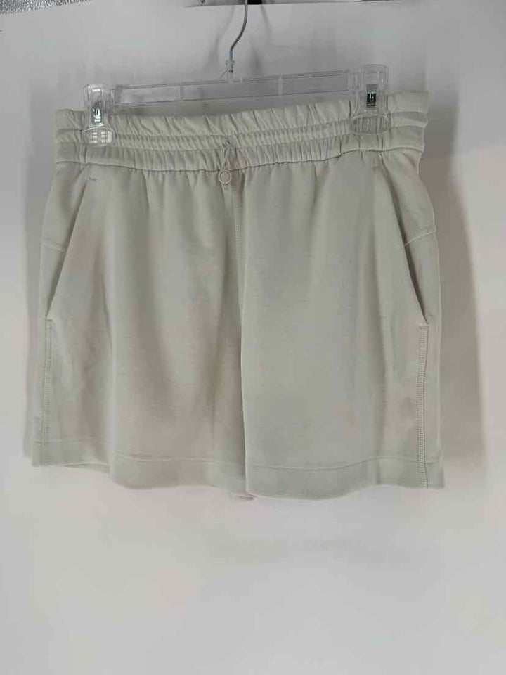 Size 6 Lululemon Ivory Shorts