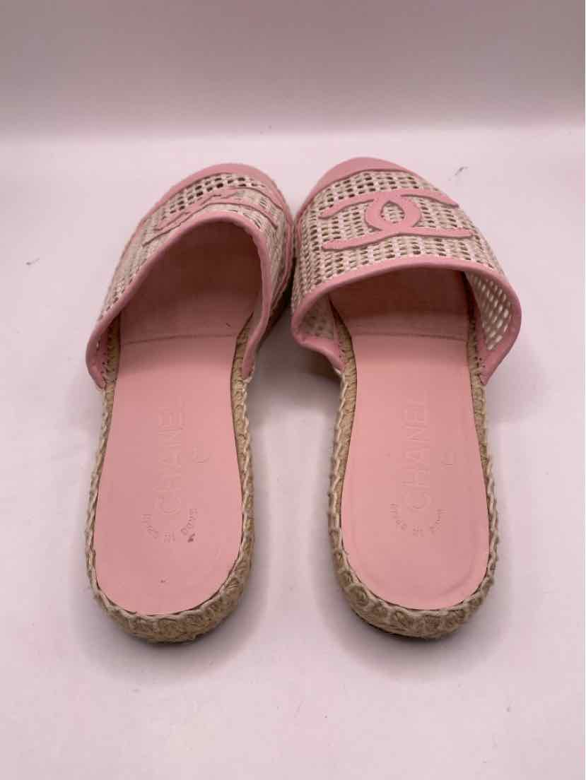 Shoe Size 37.5 Chanel Pink Leather Luxury - Flats