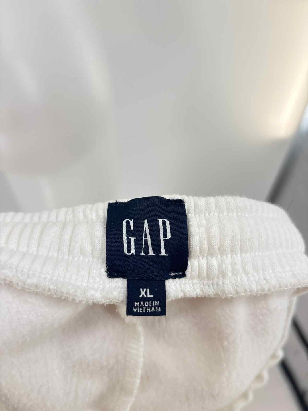 Size XL GAP White Shorts