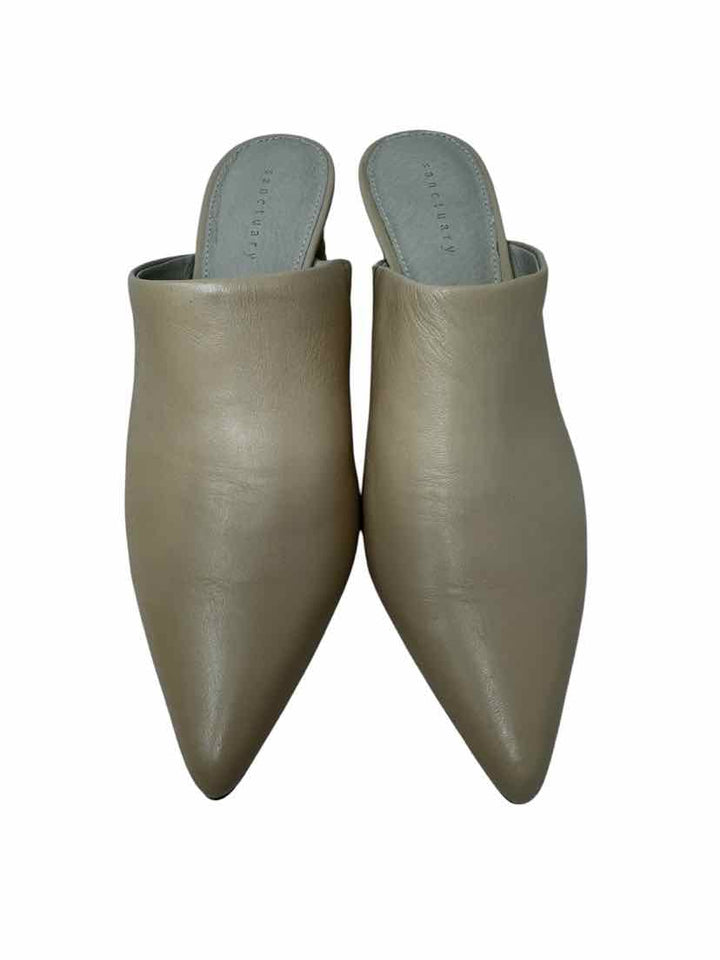 Shoe Size 8.5 Santuary Ivory Leather Pumps