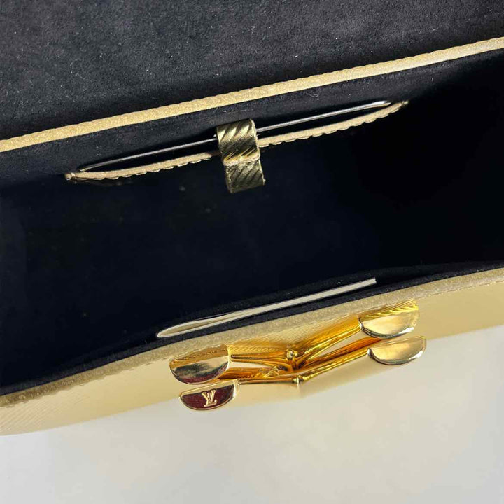 Louis Vuitton Luxury - Purse
