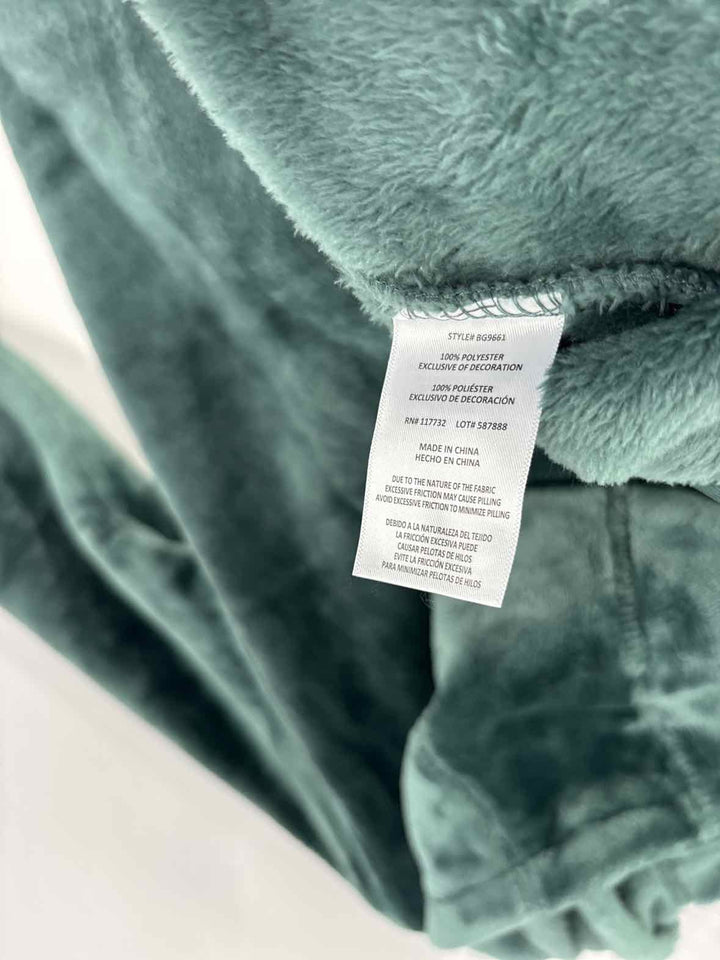 Size M Green Velour Sweater