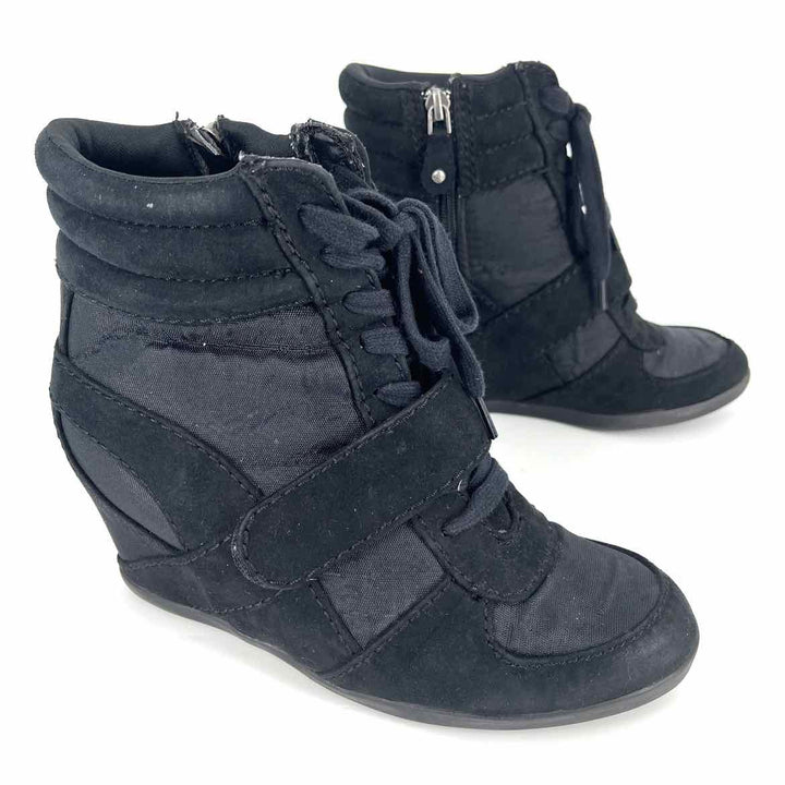 Shoe Size 6 SIMPLY VERA WANG Black Boots