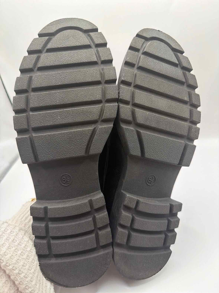 Shoe Size 8.5 A NEW DAY Black Loafers