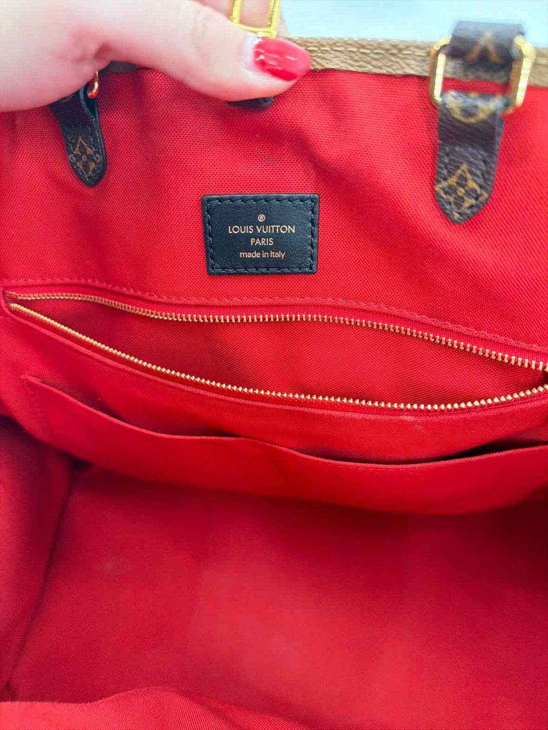 Louis Vuitton Luxury - Purse