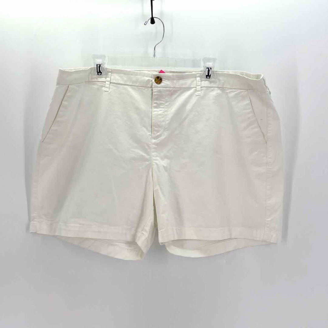 Size 15 Old Navy White Shorts