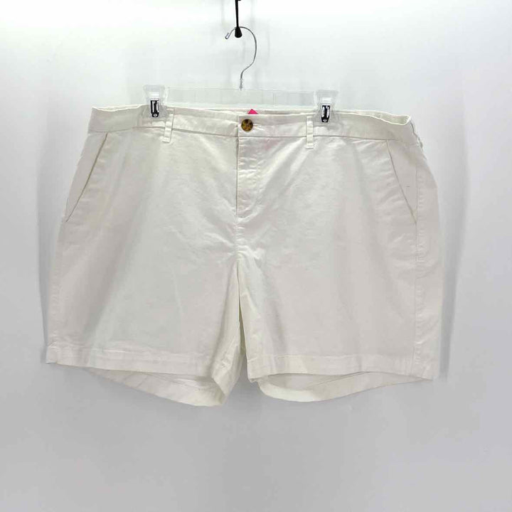 Size 15 Old Navy White Shorts