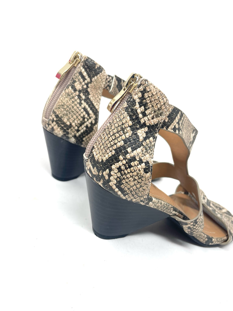 Shoe Size 7 Tan Sandals