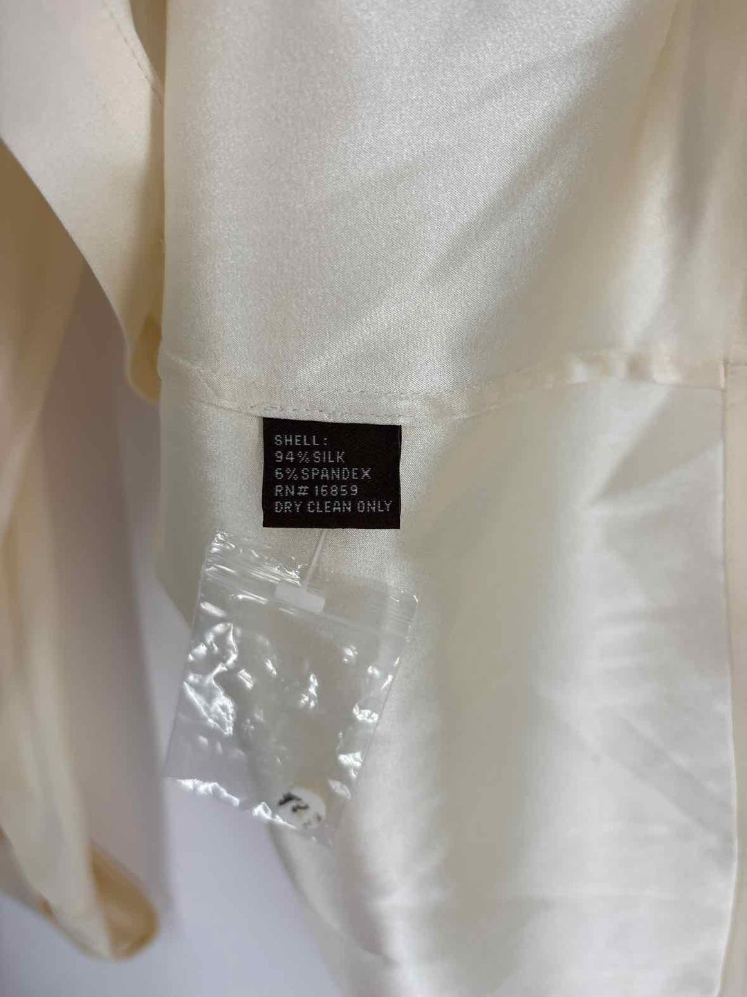Size 8 J MCLAUGHLIN Cream Shirt